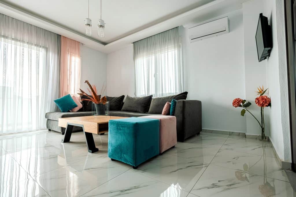 design-suites-efharis-brusco-to-apolyto